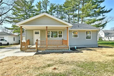 325 Denman Ave, Cortland, OH 44410