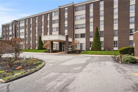 3064 Kent Rd #308, Stow, OH 44224