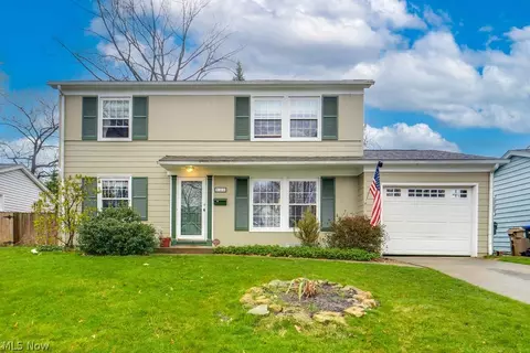 950 Rexdale Dr, Cuyahoga Falls, OH 44221