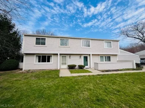 3223 Bay Landing Dr #28, Westlake, OH 44145