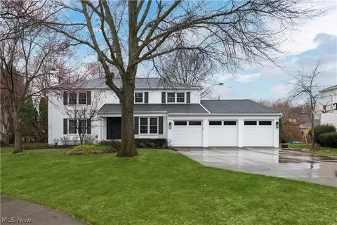 2854 Goldwood Dr, Rocky River, OH 44116