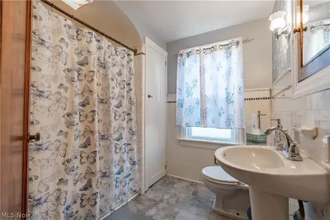 Bath - 357 Raff Rd NW, Canton, OH 44708 photo 2 of 2
