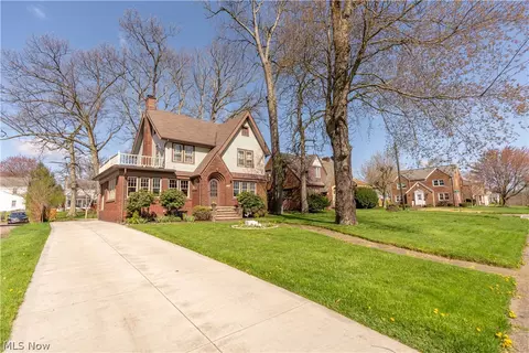 Exterior - 357 Raff Rd NW, Canton, OH 44708 photo 2 of 9
