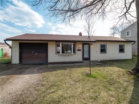 34407 W Point Dr, North Ridgeville, OH 44039