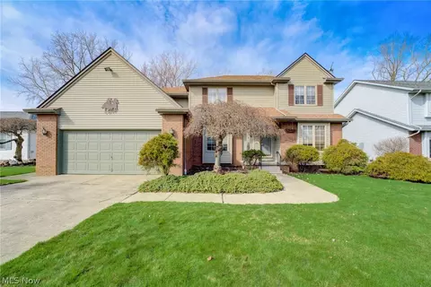 114 Loyola Dr, Elyria, OH 44035