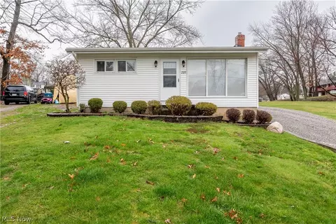 295 Hohman Ave, Akron, OH 44319