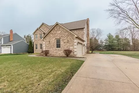 6947 Som Center Rd, Solon, OH 44139