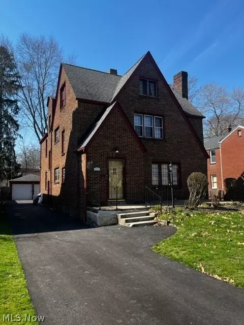 4236 Chester Dr, Youngstown, OH 44512