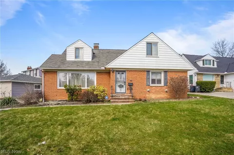 21401 Halworth Rd, Beachwood, OH 44122
