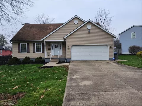 176 Overhill Rd, Youngstown, OH 44512