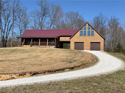 2197 County Line Rd, Saint Marys, WV 26170