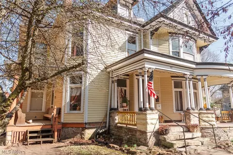 526 Woodlawn Ave, Zanesville, OH 43701