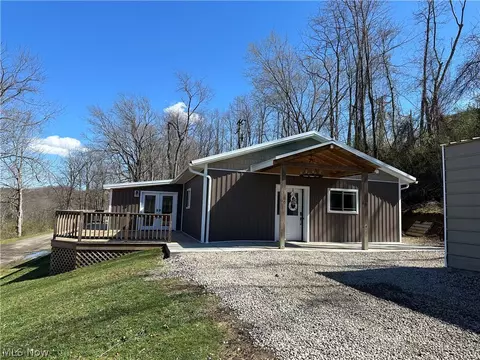 915 Old Brick Rd, Woodsfield, OH 43793