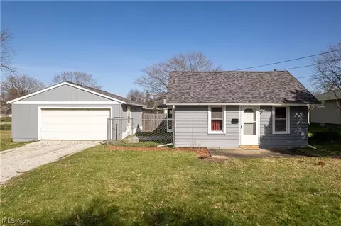 223 Dennison Ave, Akron, OH 44312