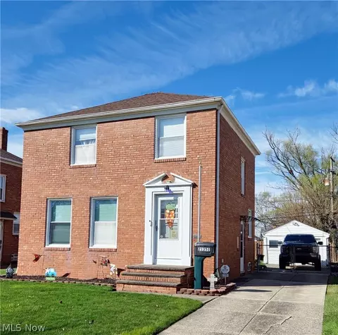 21351 Tracy Ave, Euclid, OH 44123