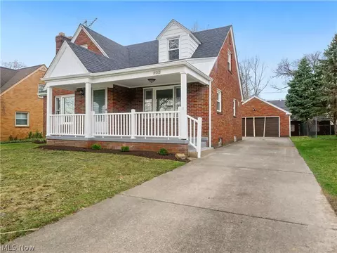 4012 Sunset Dr, Boardman, OH 44512