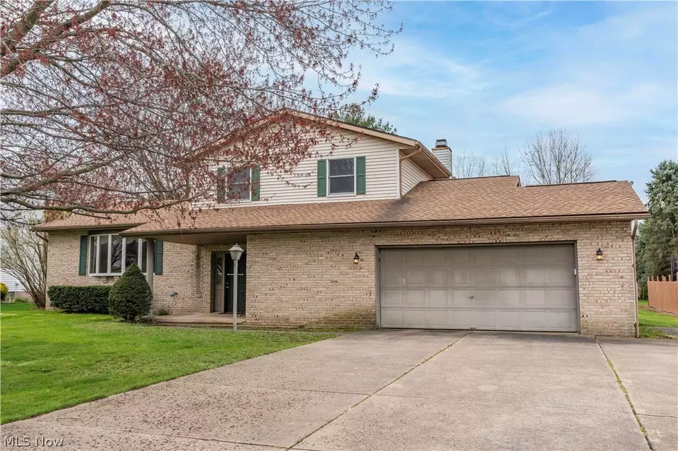 1934 55th St NE, Canton, OH 44721 37 Photos Movoto