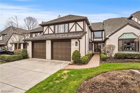 3 Chippenham Ct, Rocky River, OH 44116