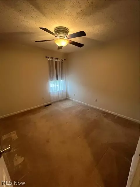 Bedroom - 3949 Marsh Creek Ln, Rootstown, OH 44272 photo 2 of 3