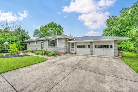 13843 Drake Rd, Strongsville, OH 44136