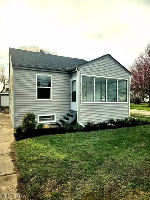 1310 Leavitt Rd, Lorain, OH 44052
