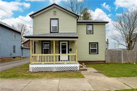 504 W North St, Wooster, OH 44691