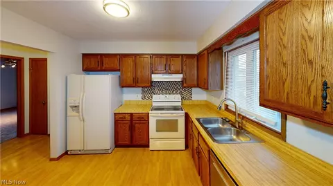 816 Pearson Cir #5, Boardman, OH 44512 photo 12