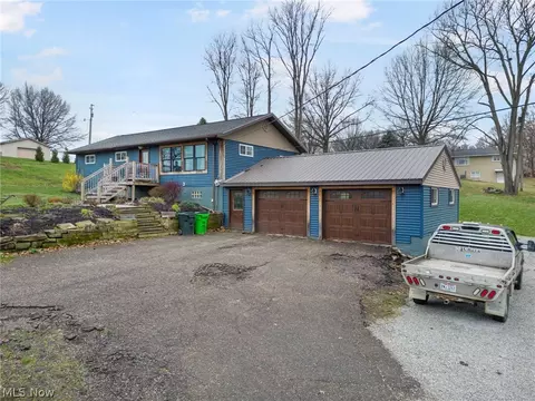 350 3rd St SW, Sugarcreek, OH 44681