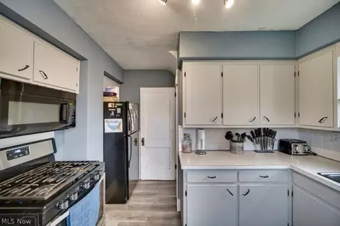 Kitchen - 251 Denison Ave, Elyria, OH 44035 photo 2 of 3