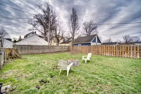 Exterior - 251 Denison Ave, Elyria, OH 44035 photo 15 of 15