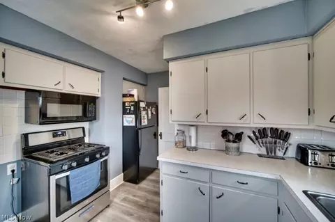 Kitchen - 251 Denison Ave, Elyria, OH 44035 photo 3 of 3