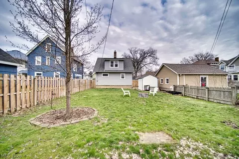 Exterior - 251 Denison Ave, Elyria, OH 44035 photo 14 of 15