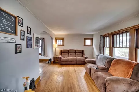 Living - 251 Denison Ave, Elyria, OH 44035 photo 1 of 3