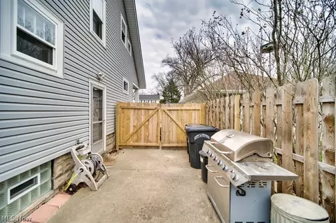 Exterior - 251 Denison Ave, Elyria, OH 44035 photo 10 of 15
