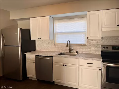Kitchen - 31500 N Marginal Dr #E, Willowick, OH 44095 photo 1 of 4