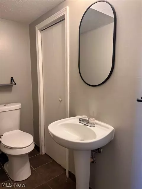 Bath - 31500 N Marginal Dr #E, Willowick, OH 44095 photo 1 of 3