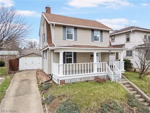 3307 9th St SW, Canton, OH 44710