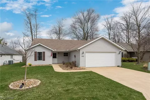 233 Forest Park Dr, Lagrange, OH 44050