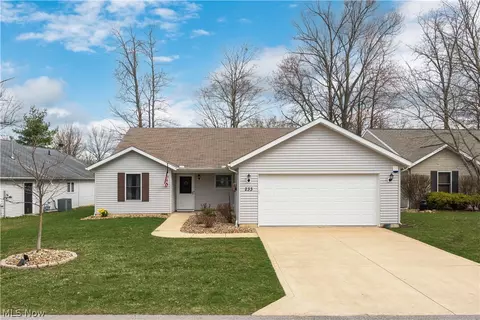 233 Forest Park Dr, Lagrange, OH 44050 photo 2