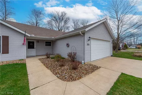 233 Forest Park Dr, Lagrange, OH 44050 photo 3