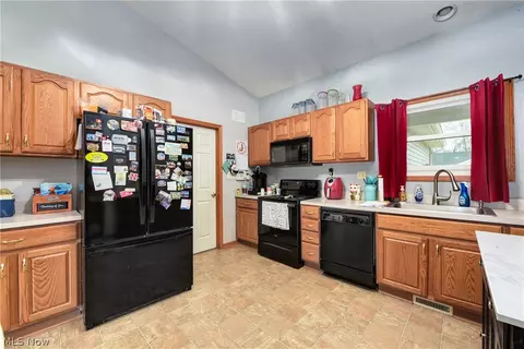 233 Forest Park Dr, Lagrange, OH 44050 photo 8