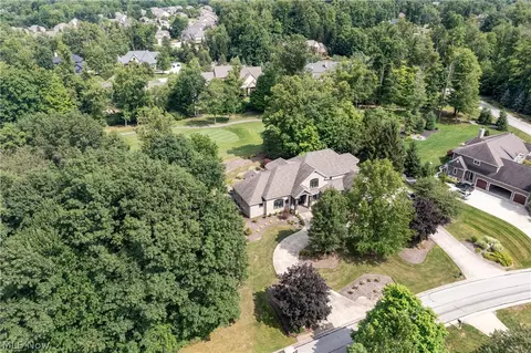 575 Hardwick Dr, Aurora, OH 44202