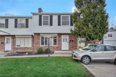 6488 State Rd #B 15, Parma, OH 44134