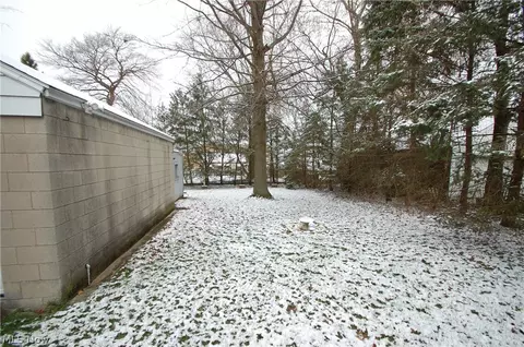 Exterior - 189 Creed St, Struthers, OH 44471 photo 2 of 4