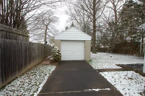 Exterior - 189 Creed St, Struthers, OH 44471 photo 3 of 4
