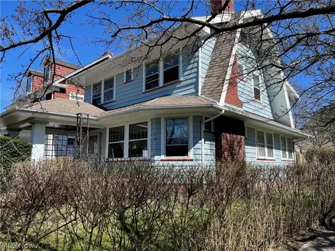 2261 Cottage Grove Dr, Cleveland Heights, OH 44118
