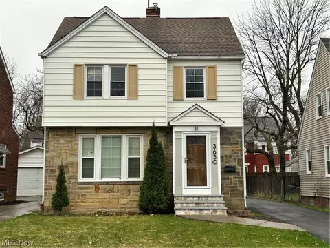3630 Grosvenor Rd, Cleveland Heights, OH 44118