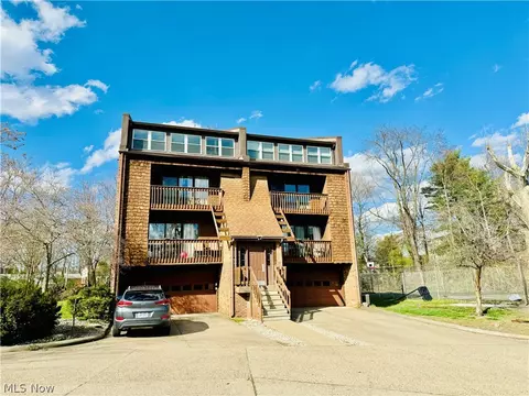 710 Belrock Ave #120, Belpre, OH 45714