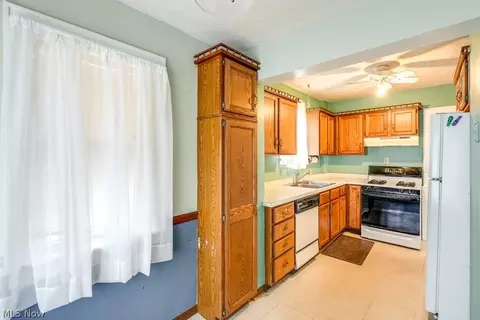 851 Ranney St, Akron, OH 44310 photo 10
