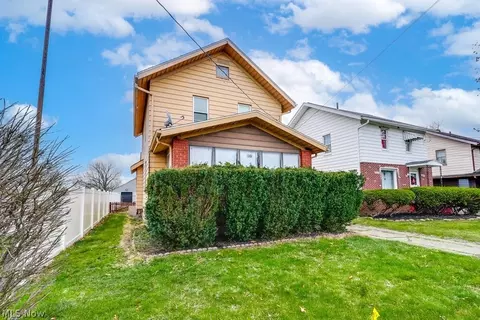 851 Ranney St, Akron, OH 44310 photo 3
